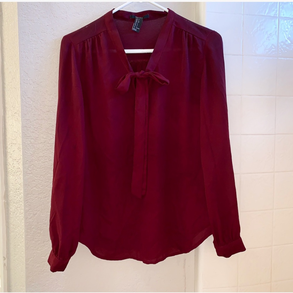 Forever 21 elegant blouse with bow